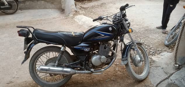 Suzuki GS 150 (2014)