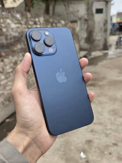 iPhone 15 Pro Max 1TB | Read Ad !