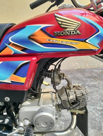 Honda CD 70 2015 model sahiwal register my what's app 03462595041