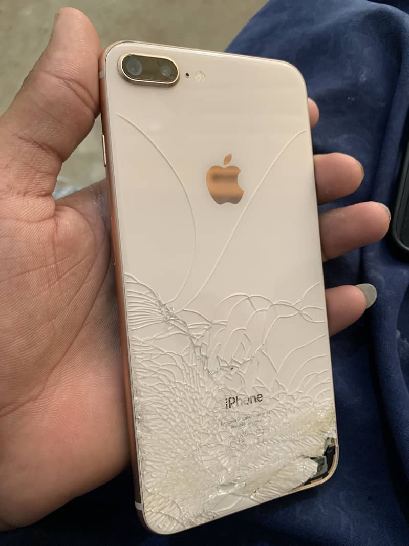 Apple iPhone 8 Plus 2