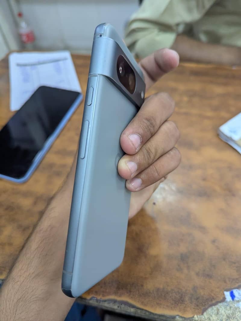 Google Pixel 8 1