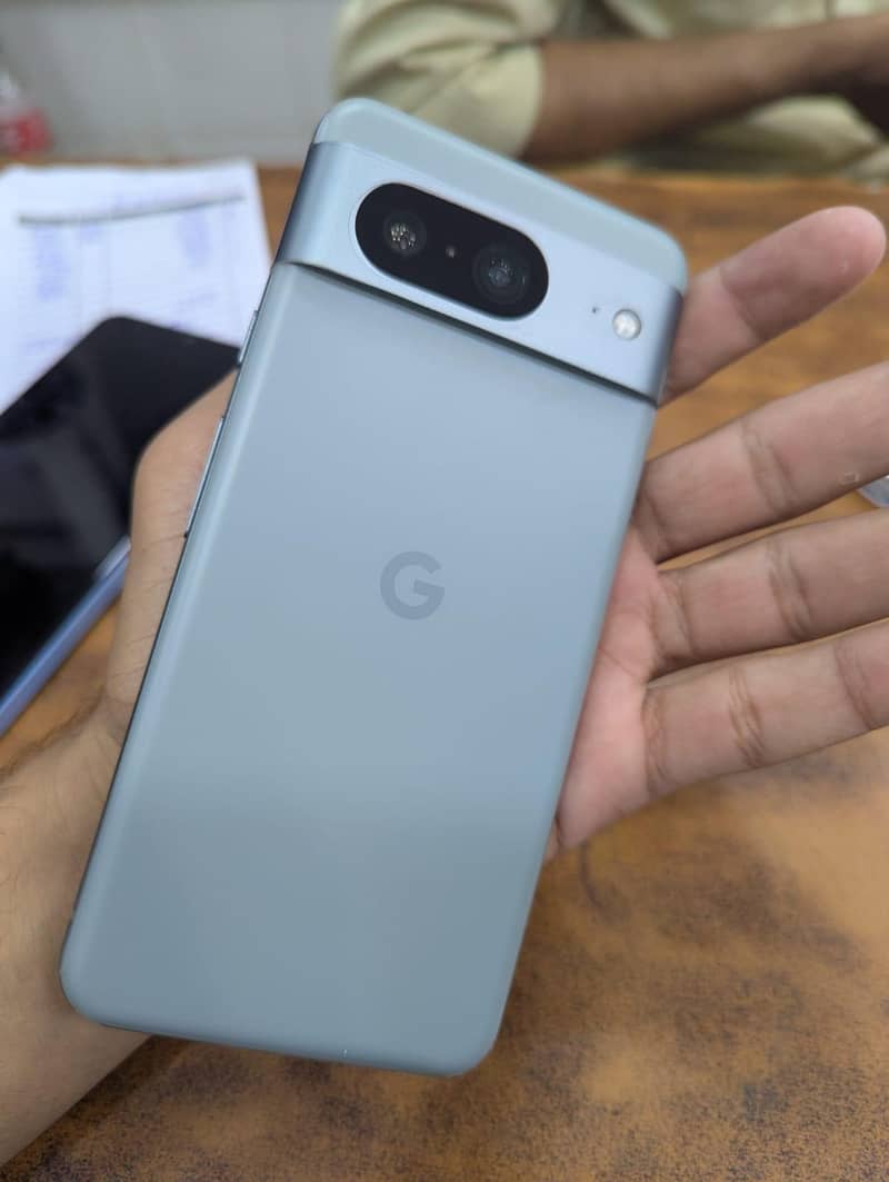 Google Pixel 8 3
