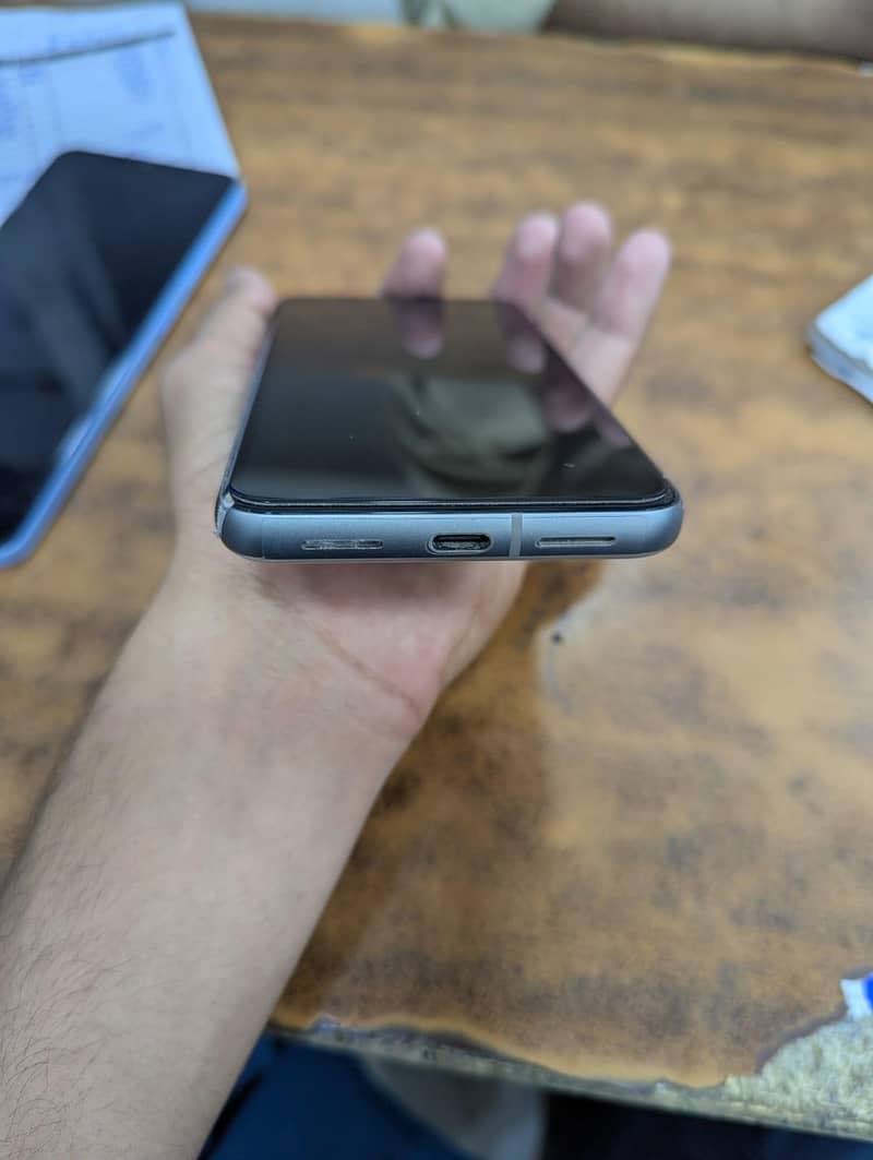 Google Pixel 8 5