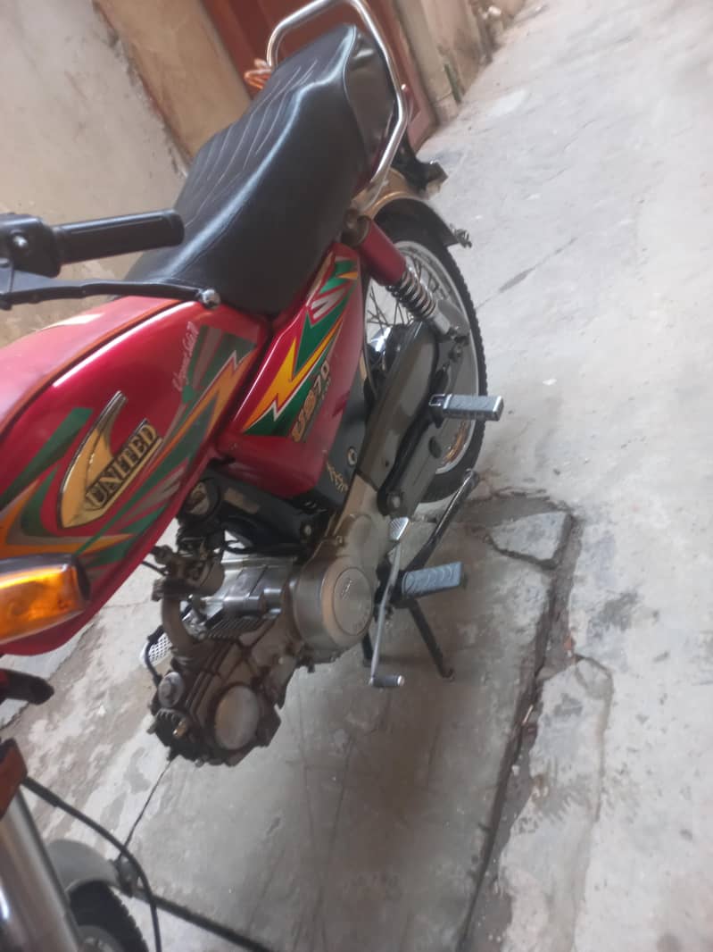 United 70cc 4