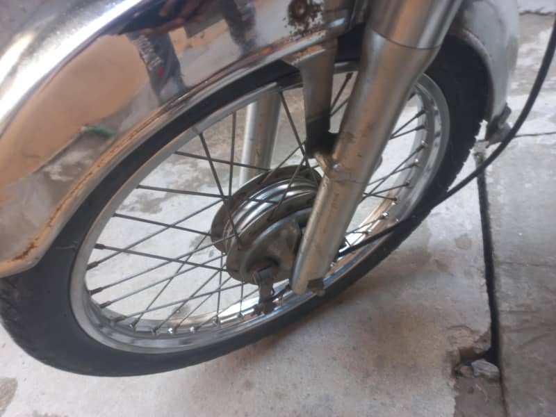 United 70cc 7
