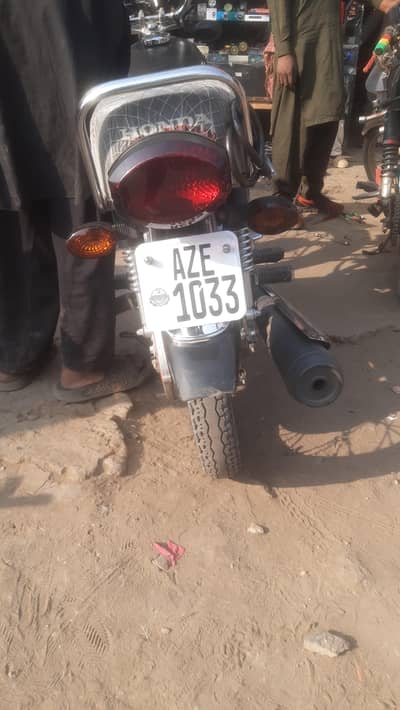 25 Model black