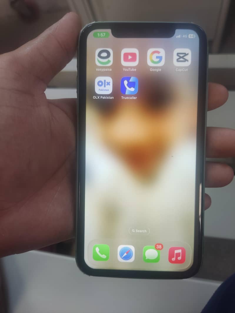 Apple iPhone 11 4