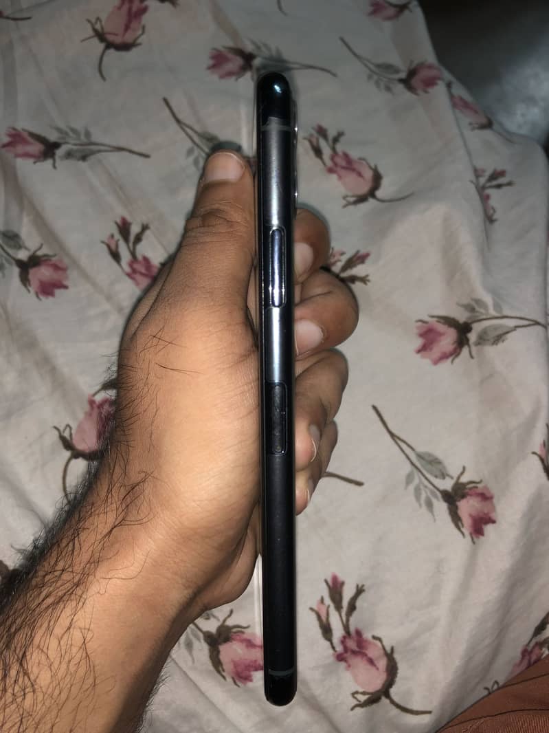 Iphone 11pro max 256 PTA 2
