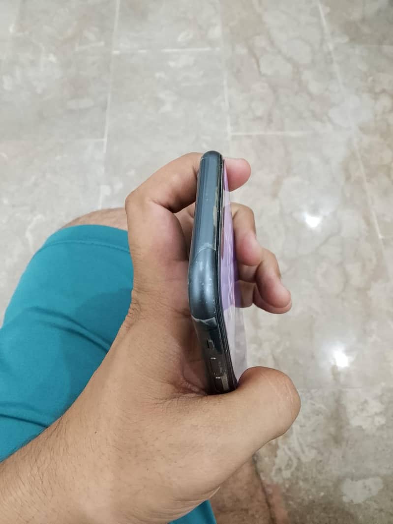 Apple iPhone 11 3