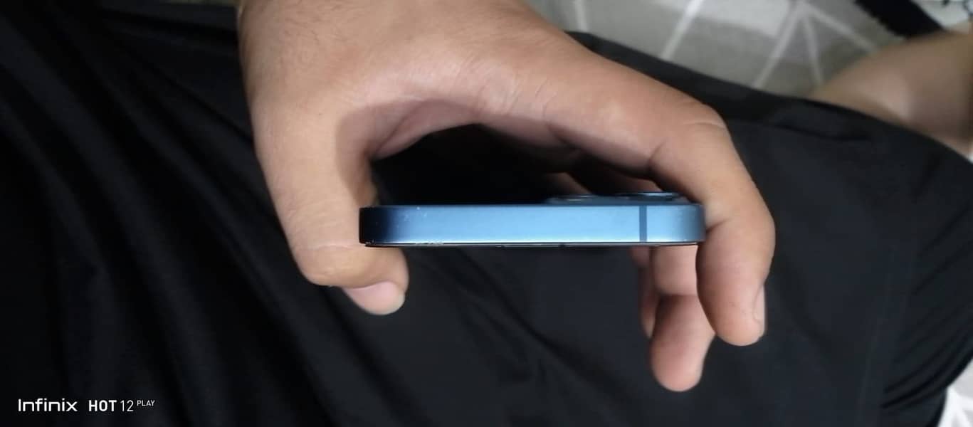 Apple iPhone 13 1