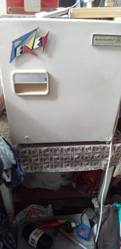 Kelvinator mini fridge in perfect working condition