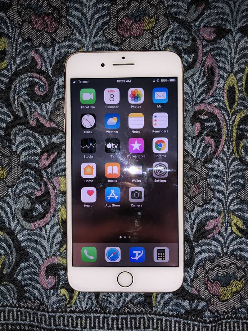 Apple iPhone 8 Plus 0