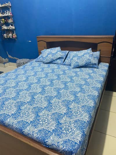 Bed and Almirah Set
