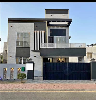 10 Marla Beautiful House For Sale In Bahira Town Lahore