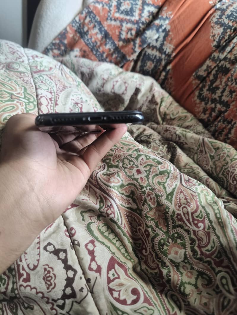 Apple iPhone X 5