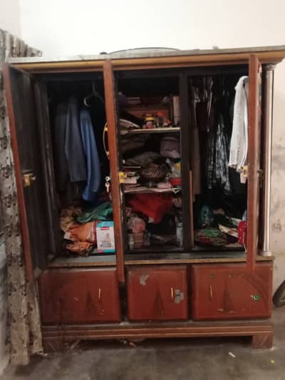 Almari for sale in 35000 (Negotiable)