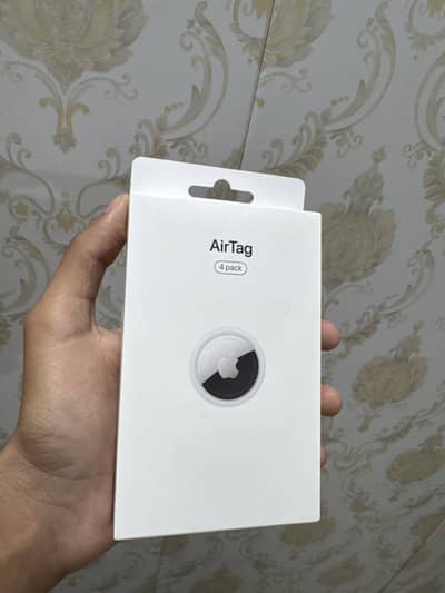 Apple AirTags 4x pack sealed box - Brand new