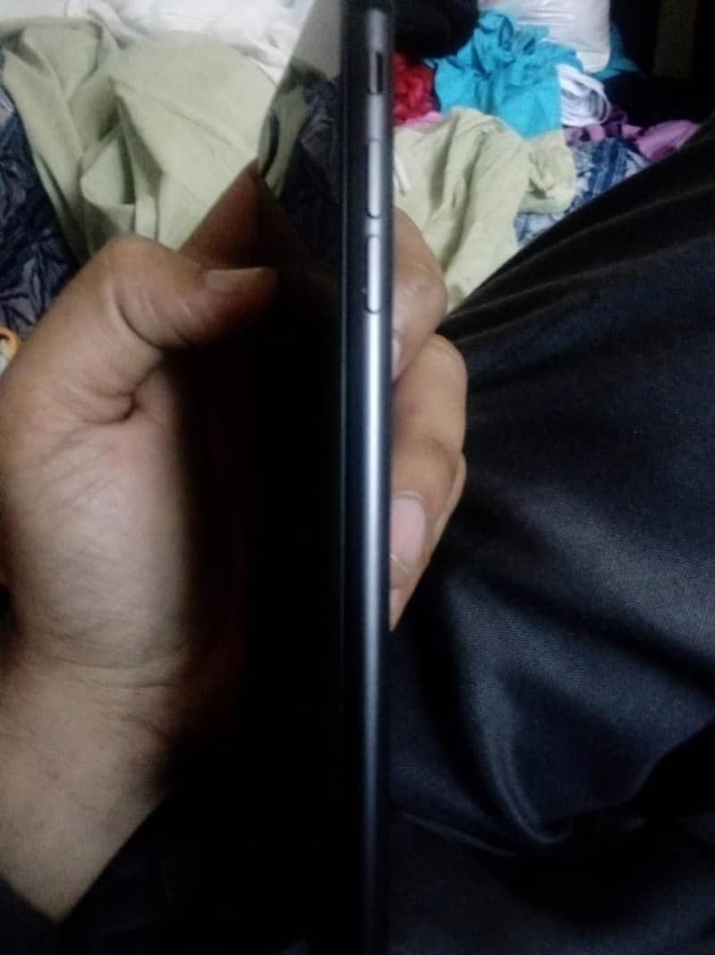 Apple iPhone 8 Plus 3