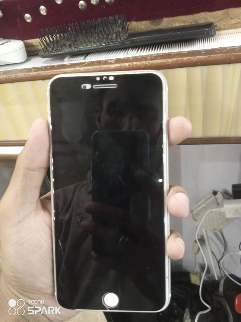 Apple iPhone 7 Plus 0