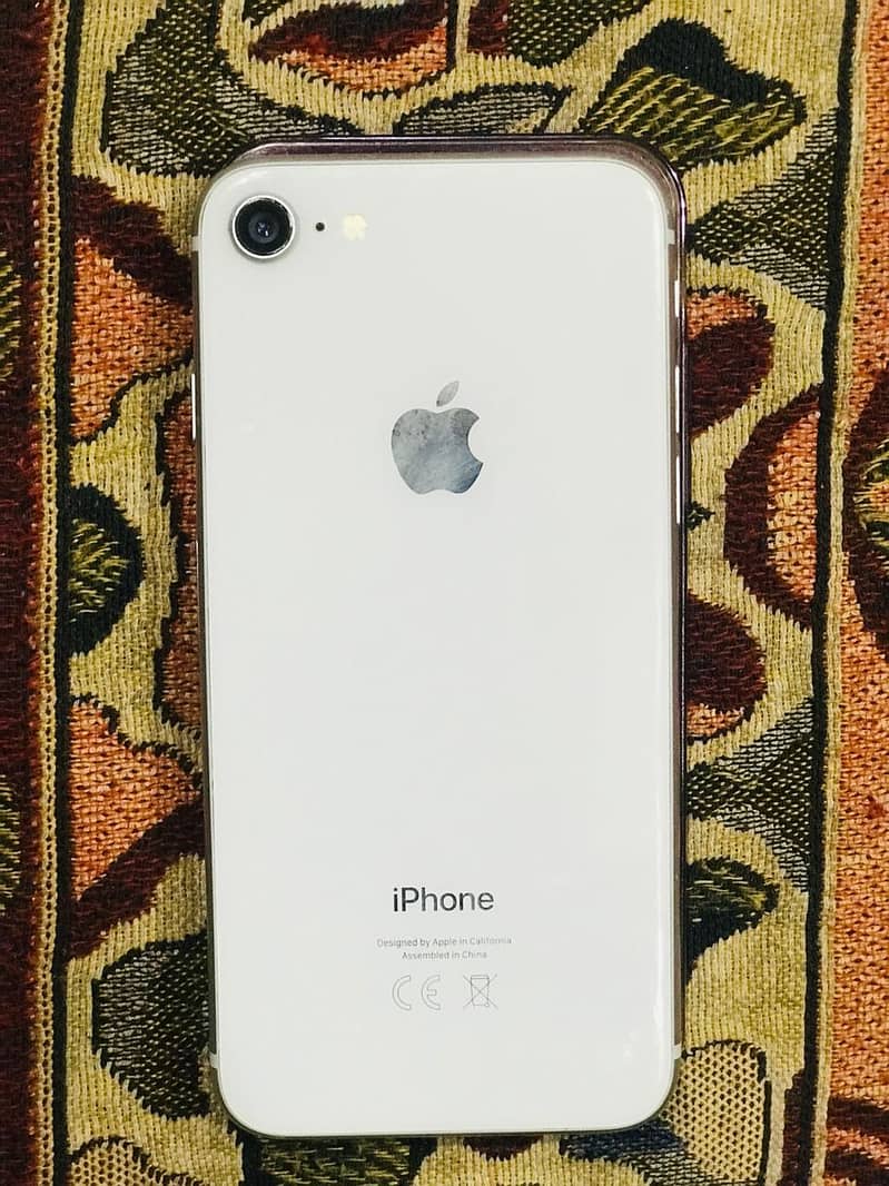 Apple iPhone 8 1