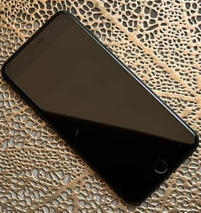 Apple iPhone 7plus, Just in 18,000