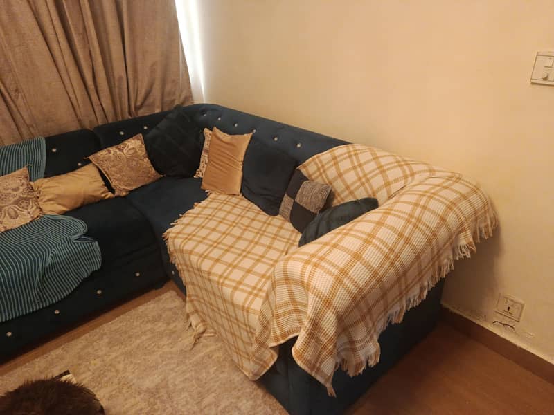 L shaped sofa 0