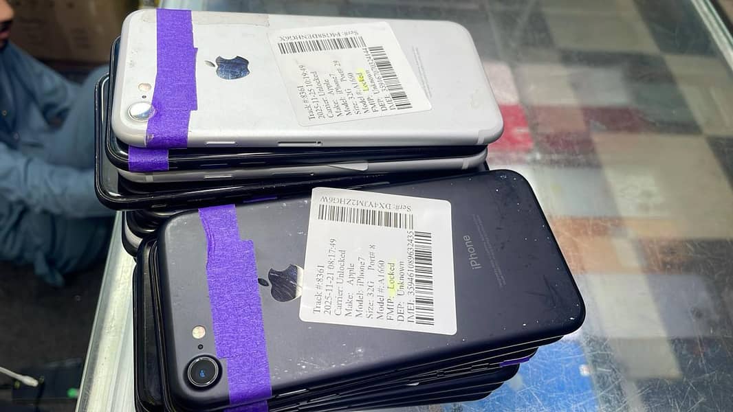 Apple iPhone 7 0