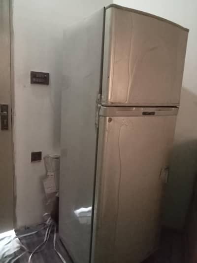 fridge . 03700580395