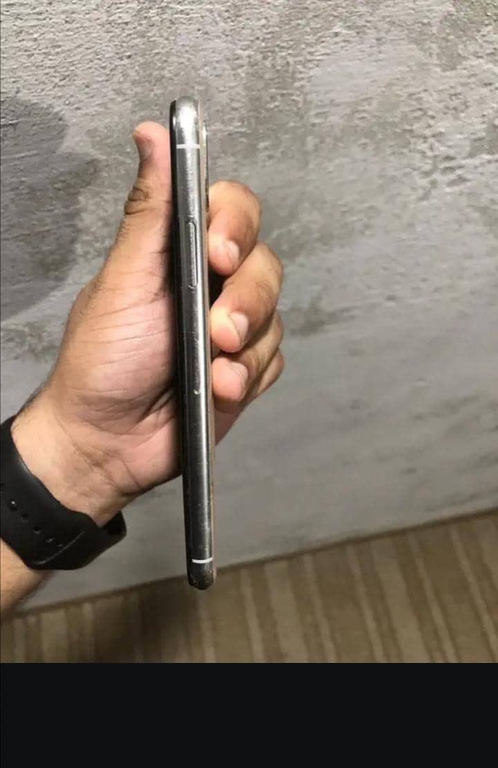 Apple iPhone X 3