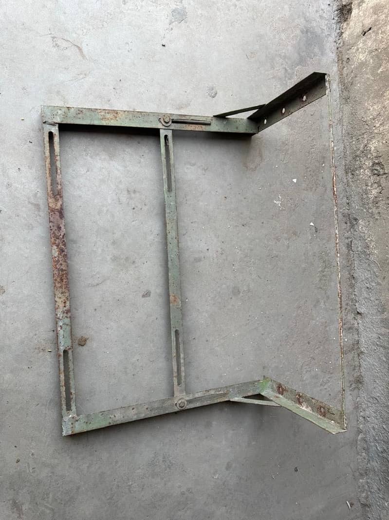 AC wall stand 0