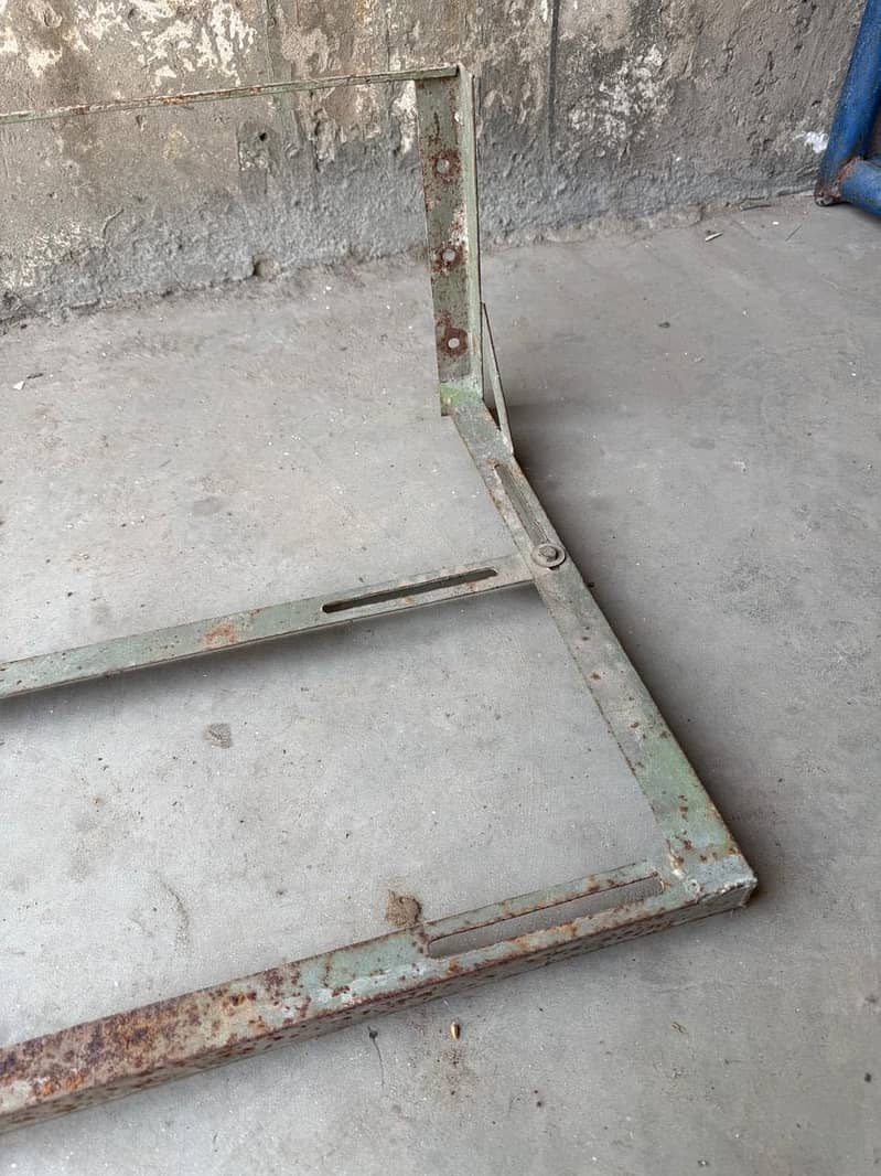AC wall stand 3