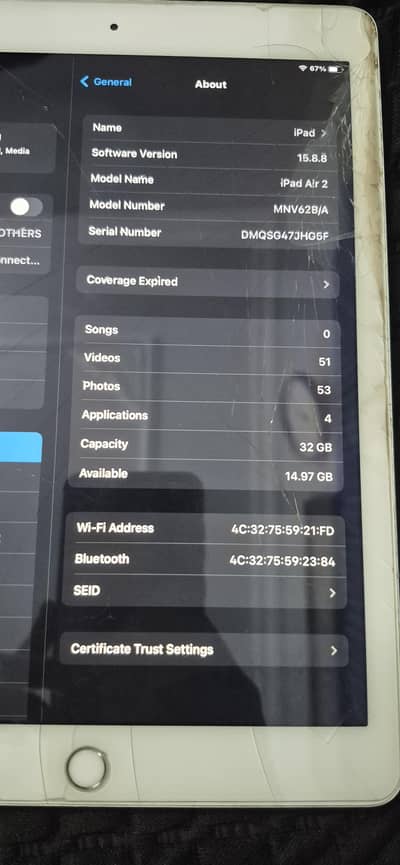 Apple Ipad Air 2 ( see pics )