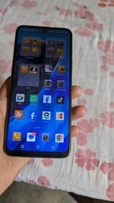 Infinix Hot 12
