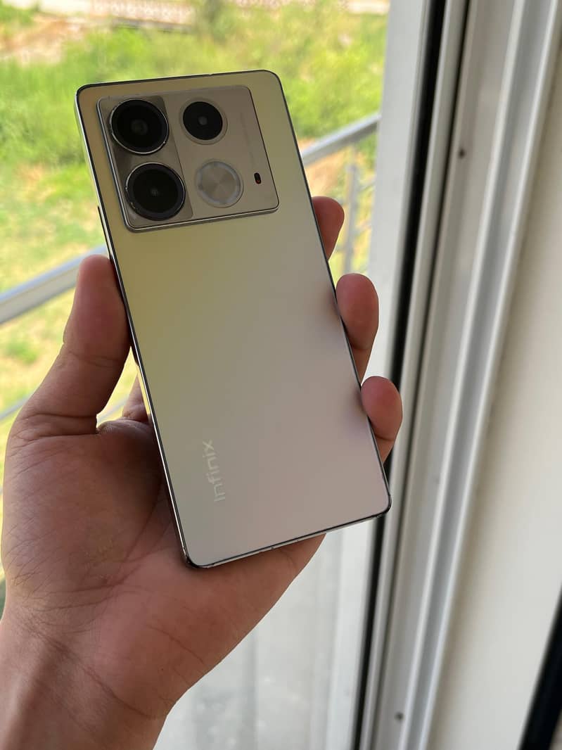 Infinix Note 40 0