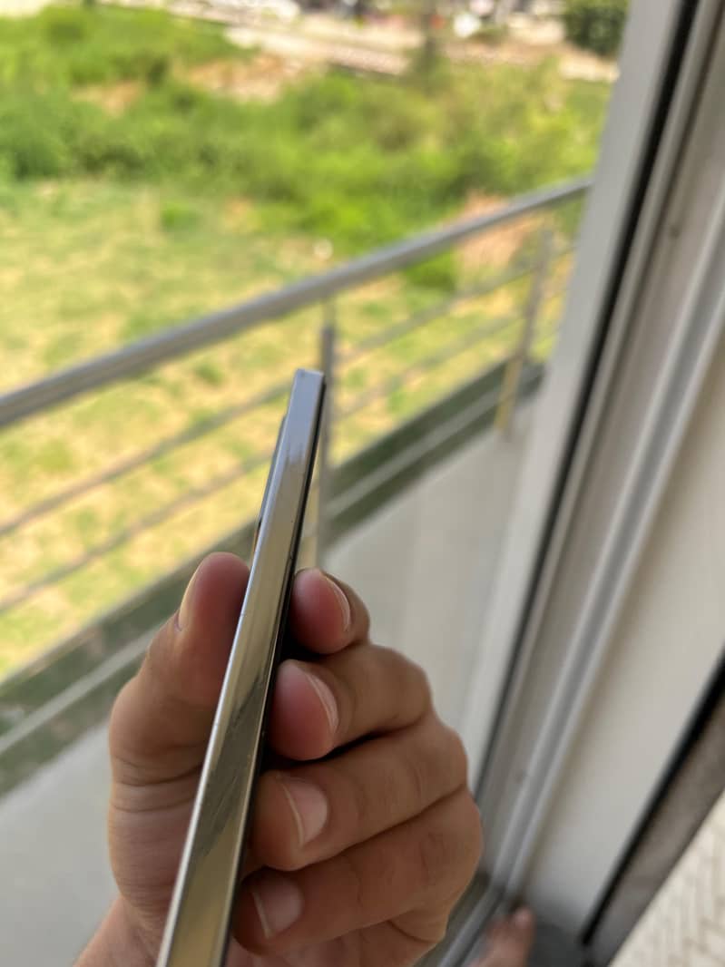 Infinix Note 40 4