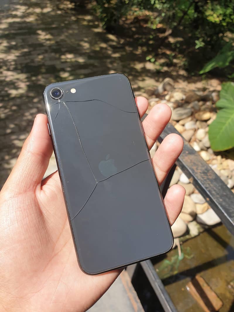 Apple iPhone SE 0