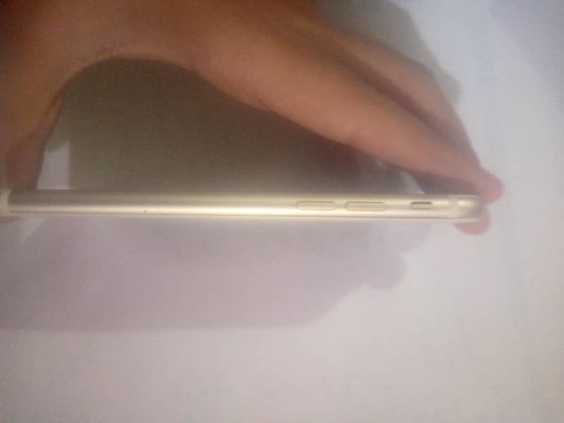 Apple iPhone 7 2