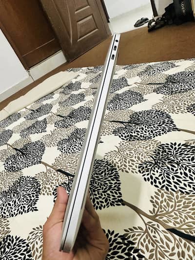 MacBook Pro 2017 Ram 16 Storage 256