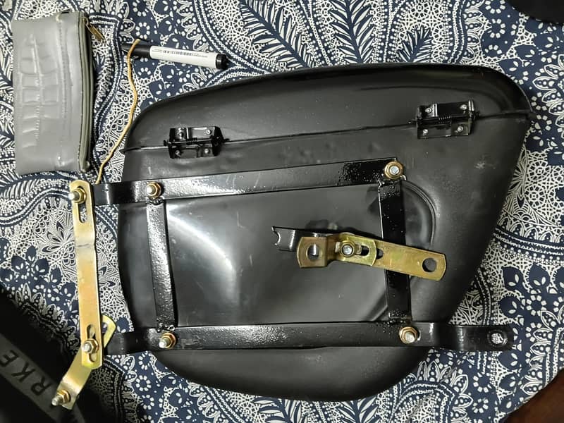 Saddle boxes 1