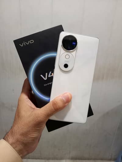 Vivo V40