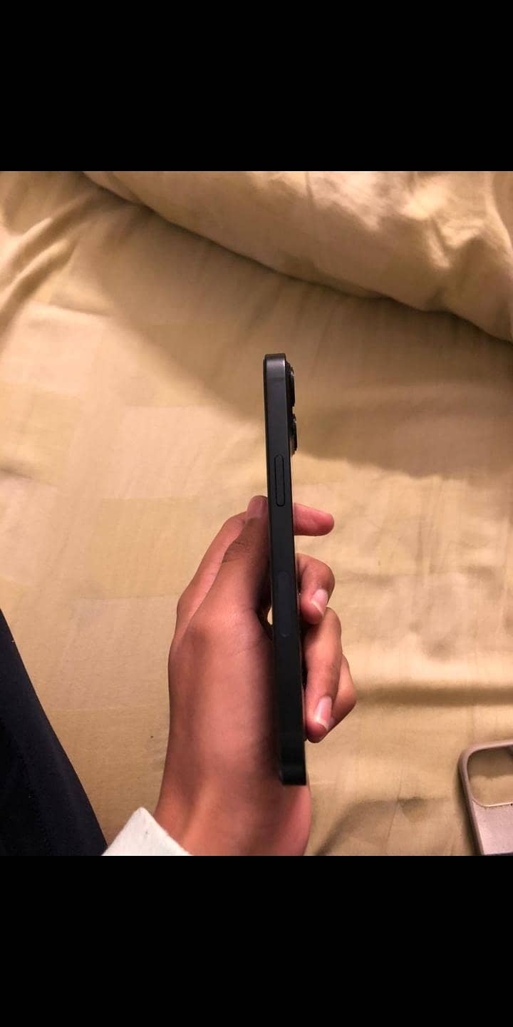 Apple iPhone 13 4