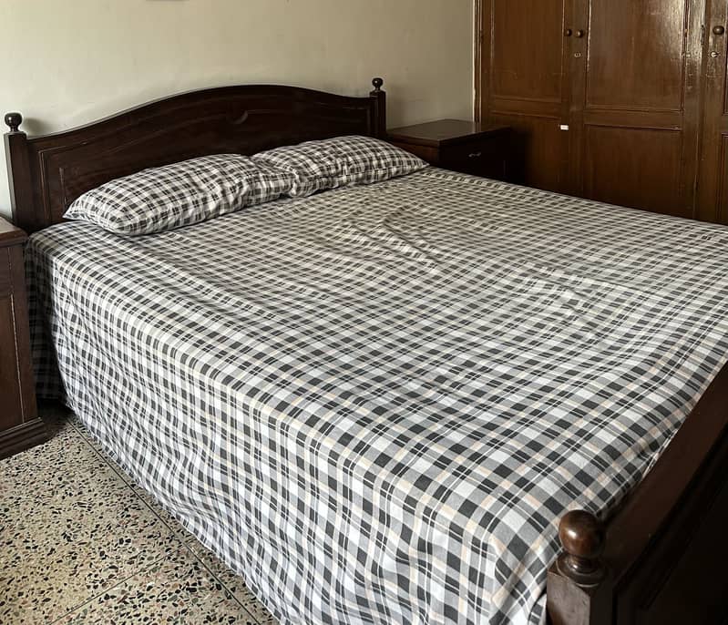 Solid wood king size bed set 0