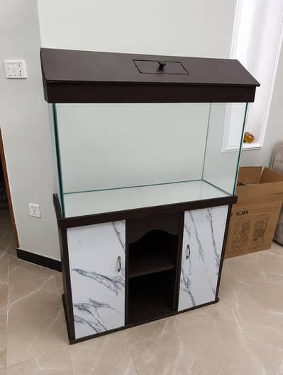 Aquarium 2ft height 3ft width thick glass with accessories