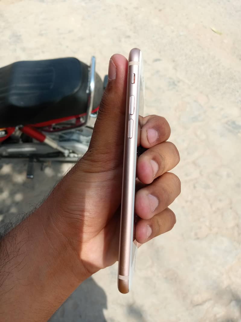 Apple iPhone 8 3