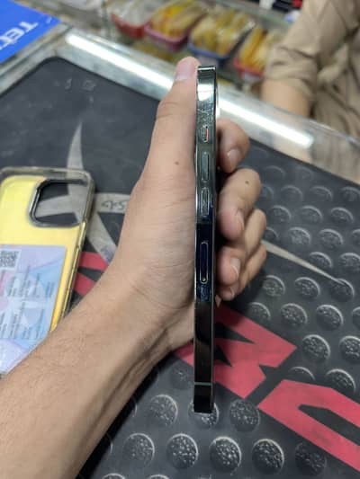 Apple iPhone 13 Pro jv