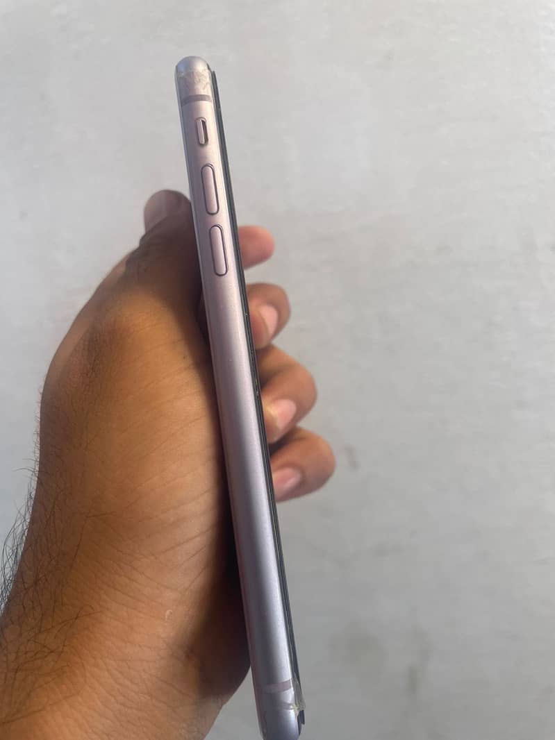 Apple iPhone 11 8