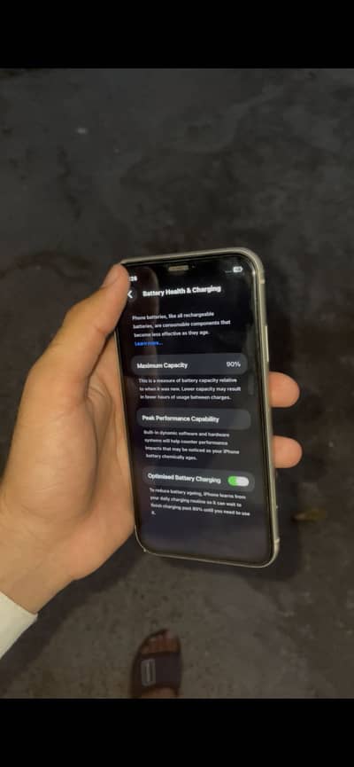 Apple iPhone 11 | 128 GB | 90% Health