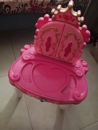 dressing table for girls above 3 years.