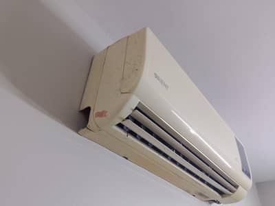 Orient A. c 1 ton urgent sale