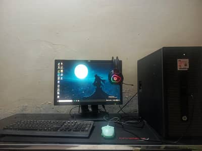 "Full Gaming Setup: i7 4th Gen, GTX 660, 16GB RAM, 128GB SSD. "